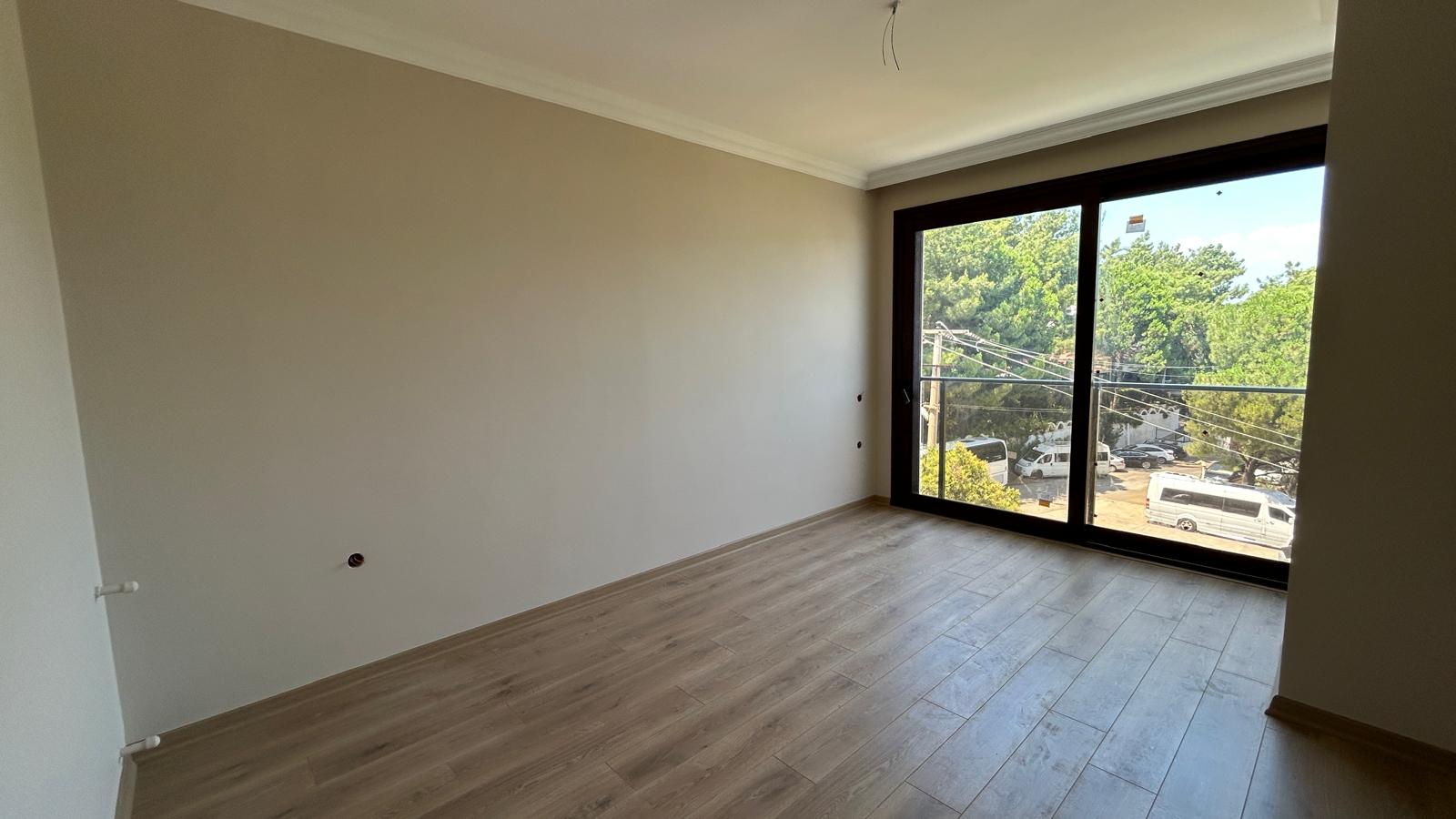 MARMARİS SİTELER BÖLGESİNDE FUL DENİZ MANZARALI 3+1 DÜZ DAİRELER